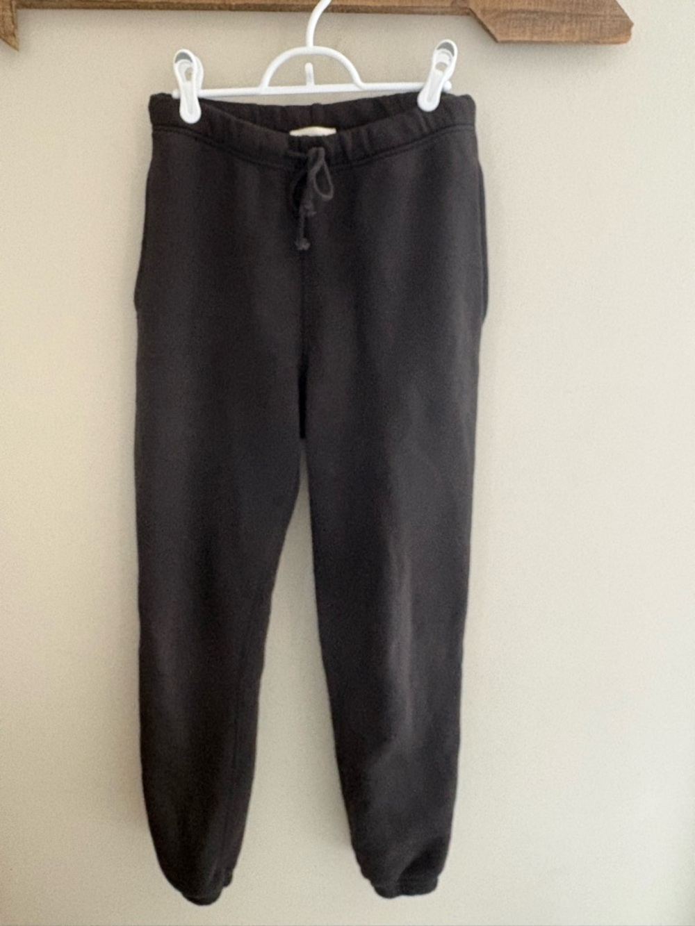 Elwood Core Sweatpants in Vintage Black, size small